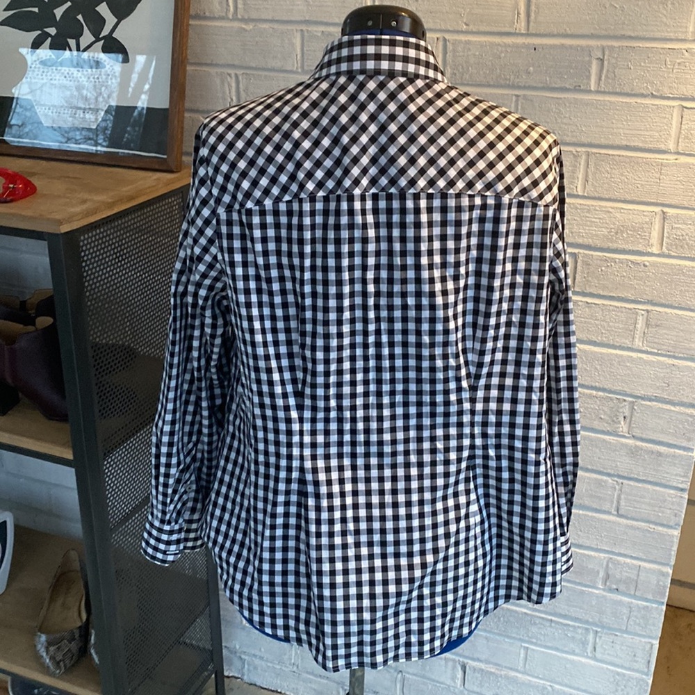 Size 14W tailored Talbots non-iron button down - Picture 6 of 8